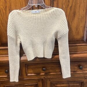 Chic Off-White Ribbed Sweater